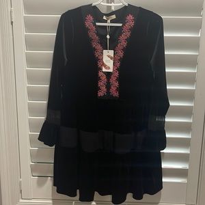 New with tags Chelsea & Violet Black velvet dress